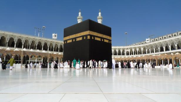 Ein 21-Jähriger reiste von NÖ nach Mekka und verübte einen Anschlag mit einem Dolch. Beran A. machte zur selben Zeit in Dubai einen Rückzieher.
