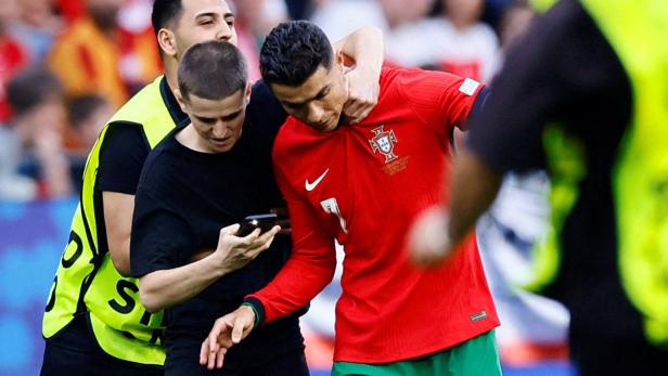 Der nächste Selfie-Jäger mit Ronaldo