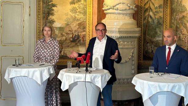 Umstrittene Pressekonferez von Johannes Rauch (mi) mit Christoph Luisser und Christine Haberlander