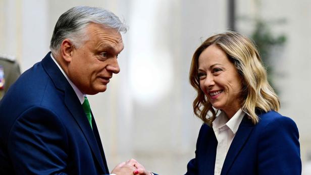 Meloni traf Orbán: Gespräche über Migration und Demografie