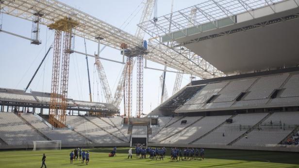Die Corinthians Arena in São Paulo sieht alles andere als fertig aus.