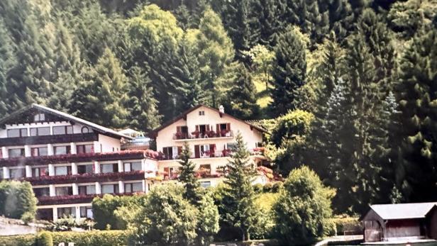 Prozess um Villa am Traunsee: Unterlagen in Bank sichergestellt