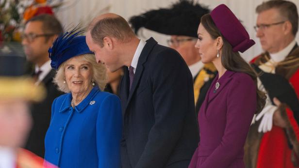 Royale Kleiderordnung: Prinzessin Kates und Camillas Kampf um die Farbe Blau 