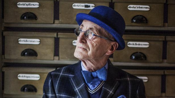 Günther Krabbenhöft Kein Hipster, sondern viel mehr ein Dandy: Günther Anton Krabbenhöft (70) geht am Sonntag gerne in den Techno-Club.
