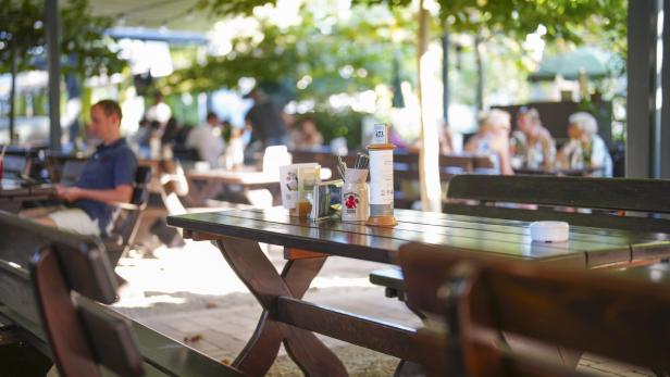 28-Jähriger bedrohte Frau in Wiener Gastgarten mit Messer