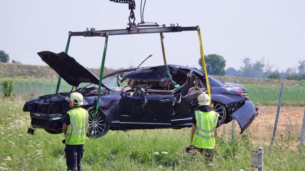 Auto kracht in Lkw: Langer Stau auf Südautobahn nach Unfall