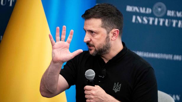 US-UKRAINIAN-PRESIDENT-ZELENSKY-DELIVERS-REMARKS-IN-WASHINGTON,