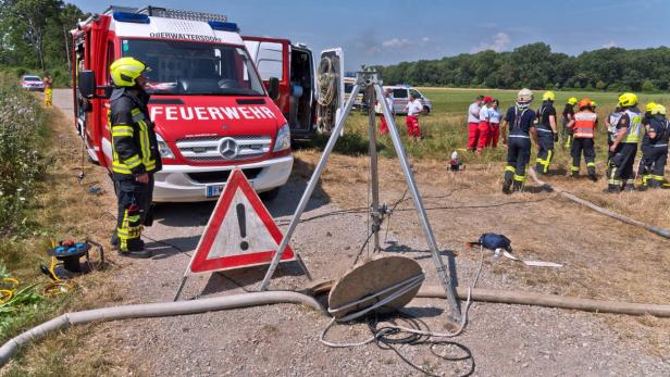 Taucher konnten nicht mehr helfen: Arbeiter starb in Kanalsystem in NÖ