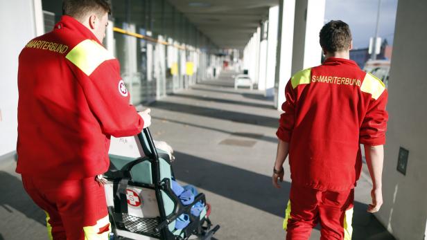 Die Zahl der Zivildiener sinkt, ihr Grundentgelt steigt