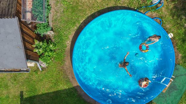 Pool im Garten