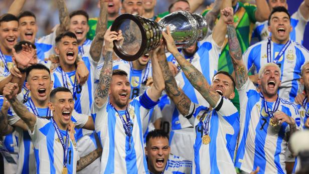 Copa America: Tränen bei Messi, Argentinien siegt, Chaos im Stadion