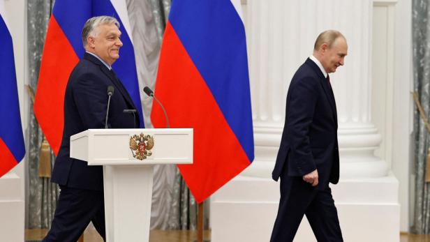 Hungary's Prime Minister Orban and Russia's President Putin attend a press conference in Moscow