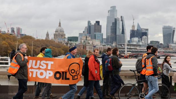 Blockade an Londoner Autobahn: Aktivisten müssen ins Gefängnis