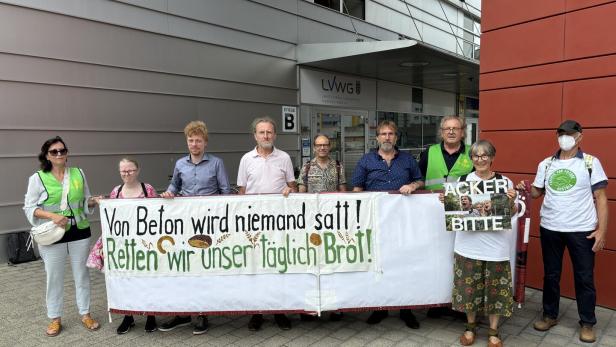 Die Gegner am Donnerstag vor dem Landesverwaltungsgericht St. Pölten