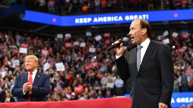 Nichts beschreibt Trumps Bewegung so gut wie ihr kitschiger Kampagnen-Song