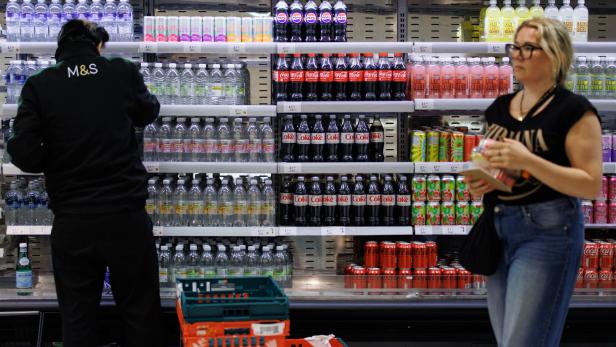 Zuckeranteil in Softdrinks in UK sinkt – und das Übergewicht auch
