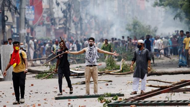 Proteste in Bangladesch: Regierung schickt Armee auf die Straßen