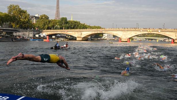 Ins kalte Wasser: Noch ist unsicher, ob die Schwimmbewerbe in der Seine stattfinden. Der Triathlon könnte zum Duathlon werden 