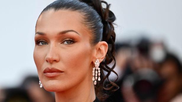 Warum Bella Hadid den deutschen Sportkonzern Adidas klagen will