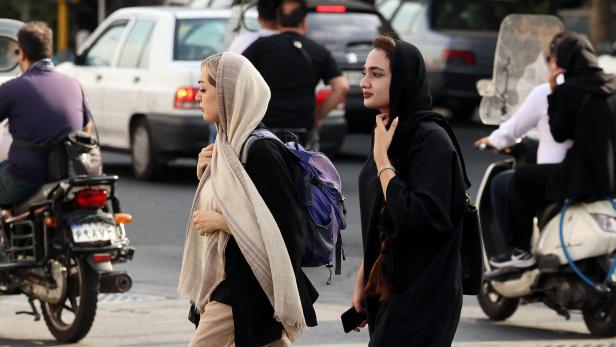 Irans Polizei hält an Nulltoleranzpolitik bei Kleidervorschrift fest