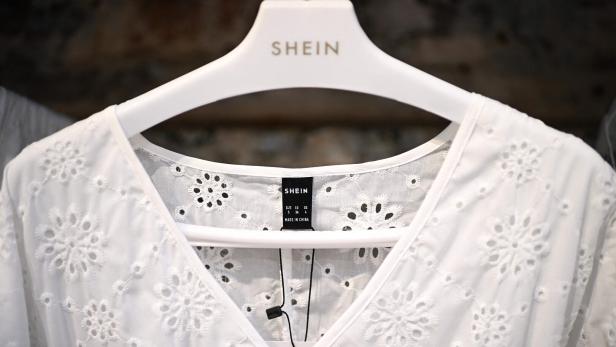 Ein Kleid der Marke Shein.