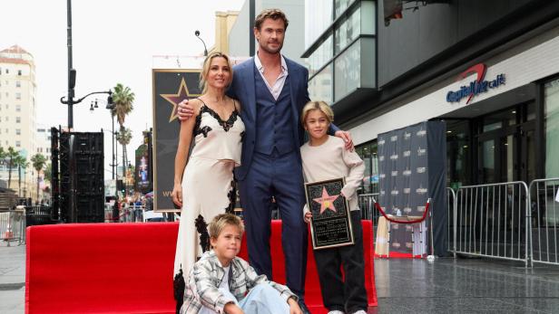 Chris Hemsworth mit Ehefrau Elsa Pataky und den Zwillingen Sasha und Tristan