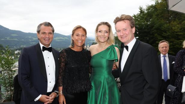 Salzburgs IV-Chef Peter Unterkofler mit Ehefrau Barbara und IV-Präsident Knill mit Ehefrau Gisela