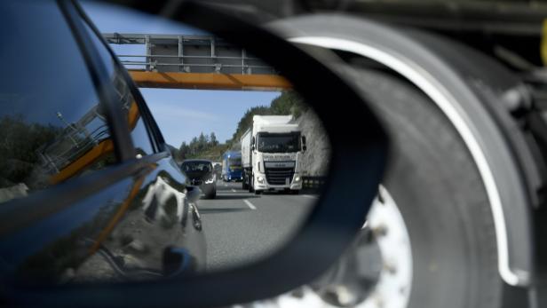 Österreicherin stirbt bei schwerem Unfall in Italien, Kleinkind überlebt