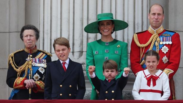 Anne, George, Kate, Louis, William und Charlotte