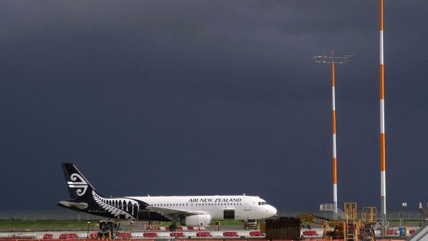 Erste große Fluglinie gibt ihr Klimaziel auf