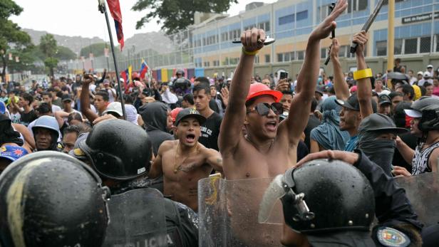 Massenprotest in Caracas