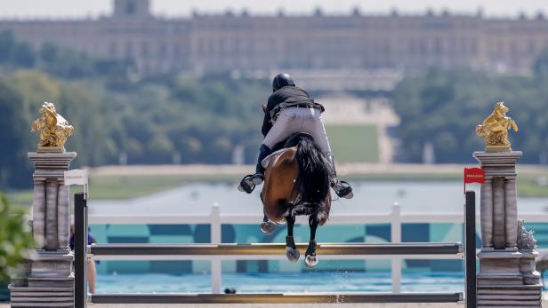 Springreiten in der Anlage von Versailles