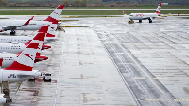 AUSTRIAN AIRLINES AG (AUA) - 36-STÜNDIGER STREIK DES BORDPERSONALS Gewitter: AUA-Flieger nach Frankfurt musste umkehren