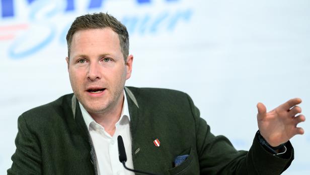 FPÖ-Generalsekretär Michael Schnedlitz kündigt "Heimatsommer" an