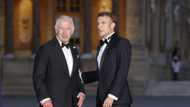 König Charles und Emmanuel Macron