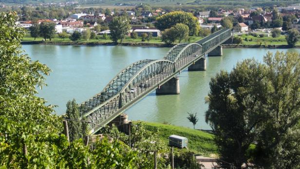 Donaubrücke Stein-Mautern: Neos mit Petition für "2-Brücken-Lösung"