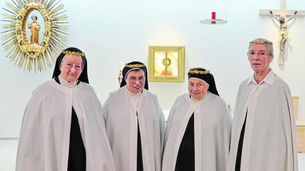 Die Jubilarinnen des Ordens der Marienschwestern vom Karmel (v.l.): Sr. M. Amalia Zeitlhofer, Sr. M. Klara Berger, Sr. M. Ignatia Kniewasser, Sr. Maria Elisa Dieplinger