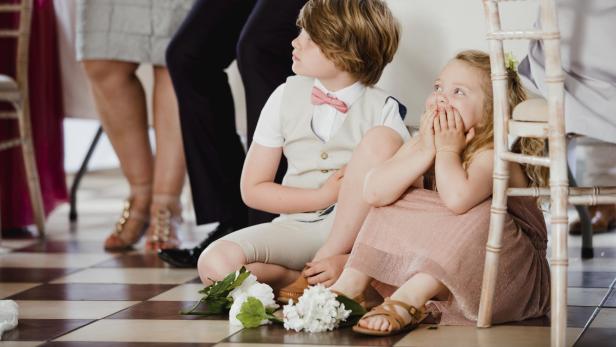 Kinder auf einer Hochzeit