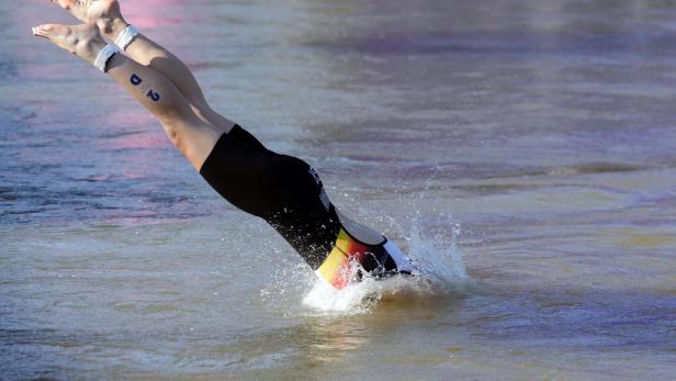 TOPSHOT-TRIATHLON-OLY-PARIS-2024 Wieder zu viel Schmutz in der Seine: Schwimm-Training ist abgesagt