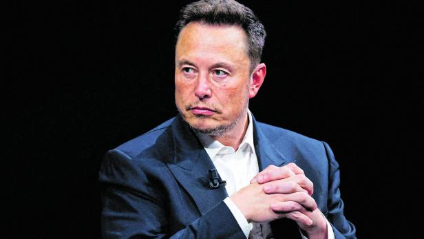 FILE PHOTO: FILE PHOTO: Tesla CEO and X owner Elon Musk attends the VivaTech conference in Paris