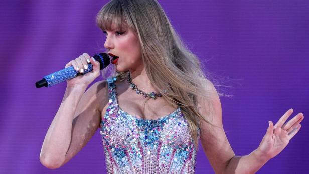 US singer Taylor Swift performs in Lisbon