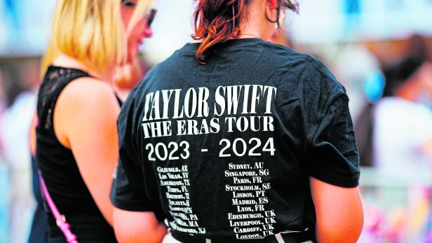 VOR TAYLOR SWIFT-KONZERT: "TAYLOR SWIFT THE ERAS TOUR?: MERCHANDISE