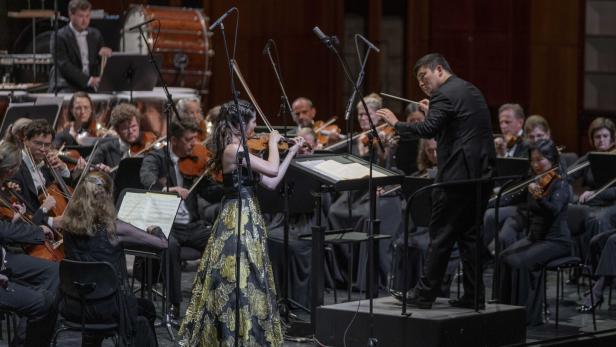 Maria Duenas und Hankyeol Yoon in der Felsenreitschule