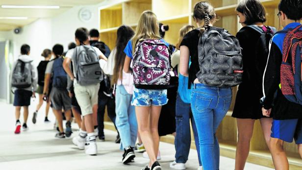 The first day of the new school year after summer break in France