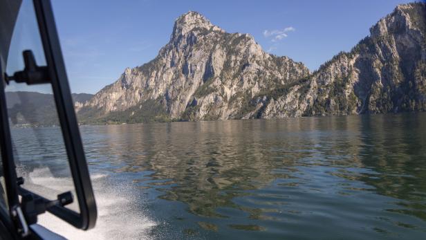 Vermisster Taucher im Traunsee wurde geortet - die Bergung läuft