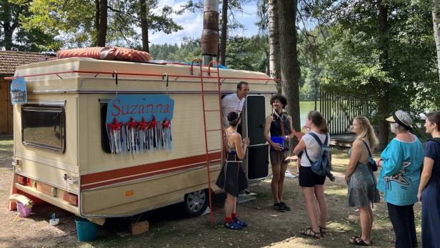 Mit dem Wohnwagen als U-Boot auf Expedition in den Herrensee