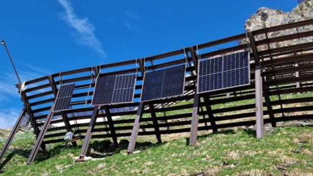 Starker Ausbau, schwache Netze:  Der Spagat bei den Solarstromzielen