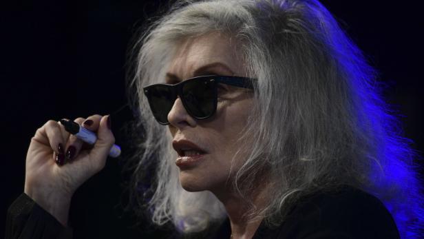 Debbie Harry signs copies of her book in Madrid Aus dem Underground in den Pop-Olymp: 50 Jahre Blondie