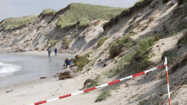 Nordseestrand: Zwei Buben (9, 12) beim Spielen von Sandmassen erdrückt, beide tot