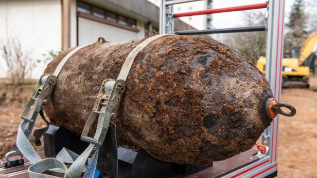 Immer wieder werden Fliegerbomben aus dem Zweiten Weltkrieg gefunden. Im Bild hier wird eine 500-Kilo-Fliegerbombe gezeigt, die in der Nähe der Freiburger Uniklinik gefunden wurde.